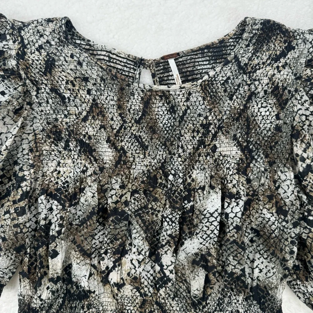 Free People Gray XOXO Blouse Snake Print Puff Sleeve Smocked Crop Top Small NWOT